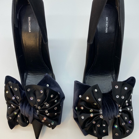 BALENCIAGA Velvet Crystal Bow heels - Picture 7 of 15